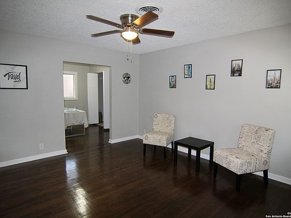 4th image of 523 S Craigmont Ln