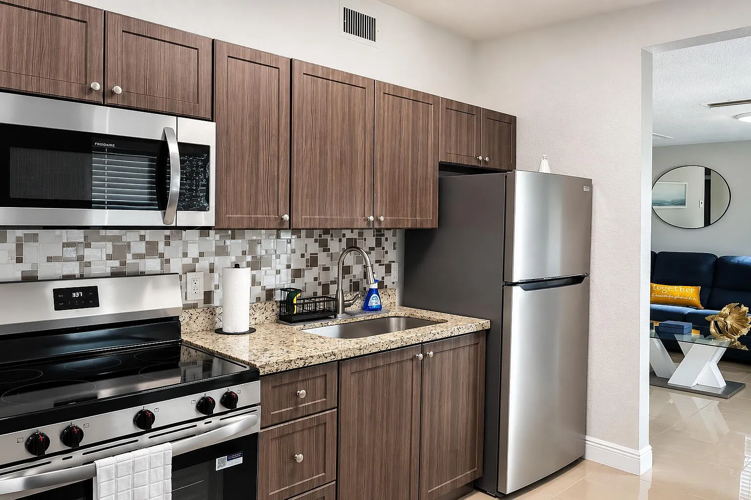 4 bed, 2.0 bath, 2678 sqft, $3,800 — Photo 4