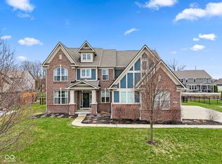 10283 Sinndar Ln, Fishers, IN 46040