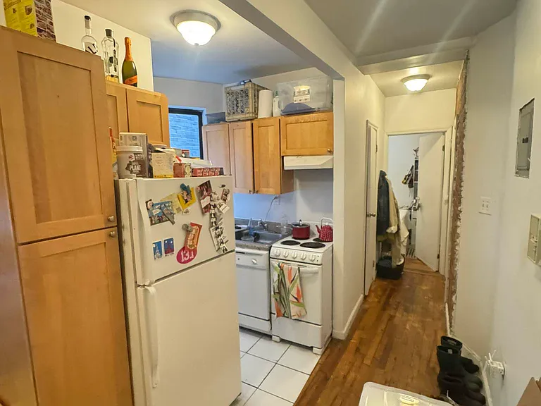 540 E 5th St #5 — Photo 7