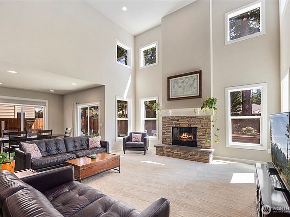 5th image of 3123 SE 16th Street