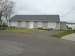1828 Capstan Dr, Toms River, NJ