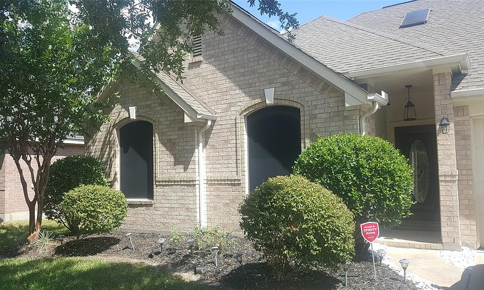 1st image of 15906 Wilmington Park Ln
