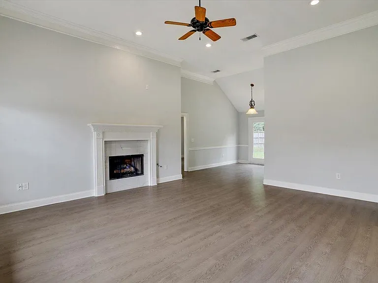 428 Wildberry Cir — Photo 5