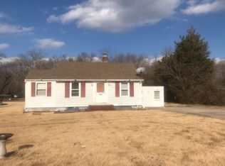 718 W Walnut Rd, Vineland, NJ 08360