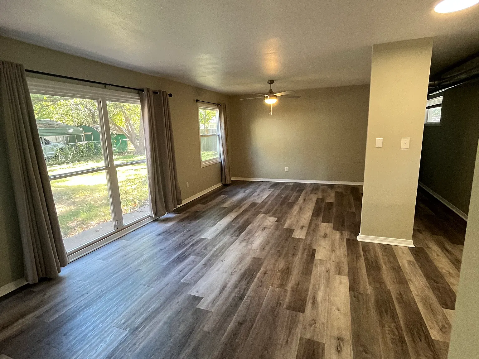 2 bed, 1020 sqft, $1,300 — Photo 2