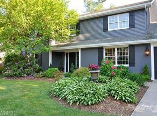 1450 Silverbrook Ln, Saint Joseph, MI 49085