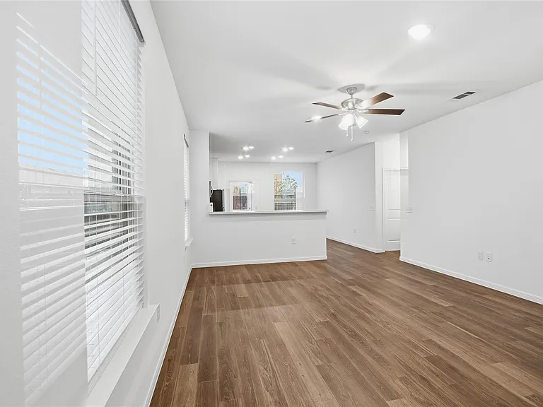 16306 Fontana Ct — Photo 5