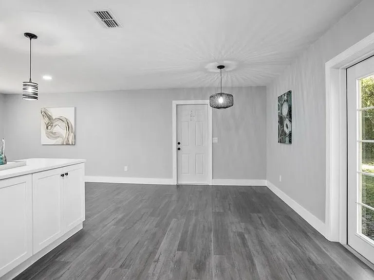 2061 Tanglewood Dr — Photo 12