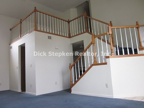 3rd image of 6037 Gentry Ave