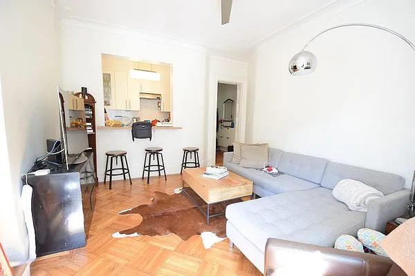 Rented by Rolling Stone Realty LLC | media 14