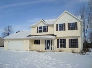 425 Blue Heron Dr, Pulaski, WI 54162