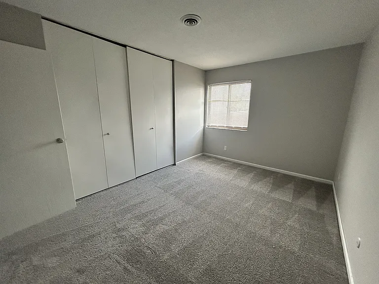 Secor Flats — Photo 46