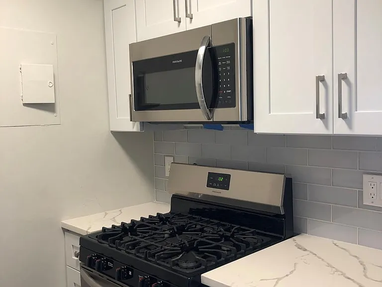 220 Locust St #-11ES — Photo 7