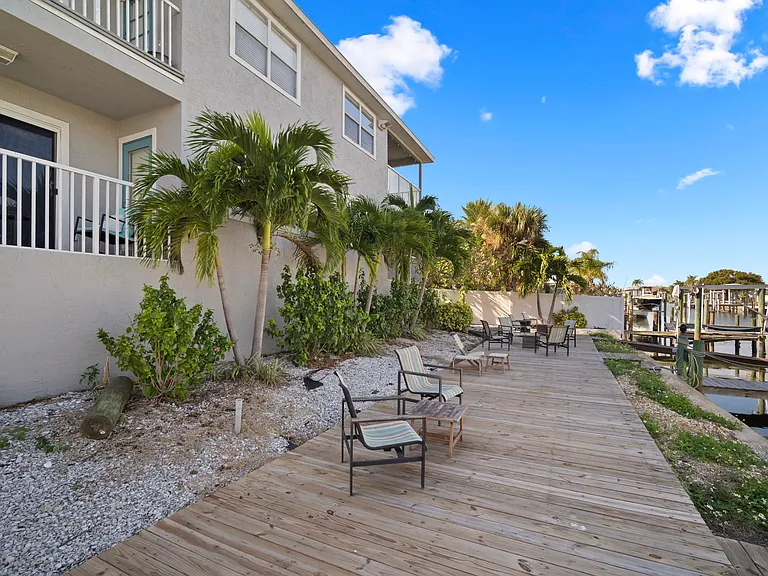 1013 Apollo Beach Blvd — Photo 18