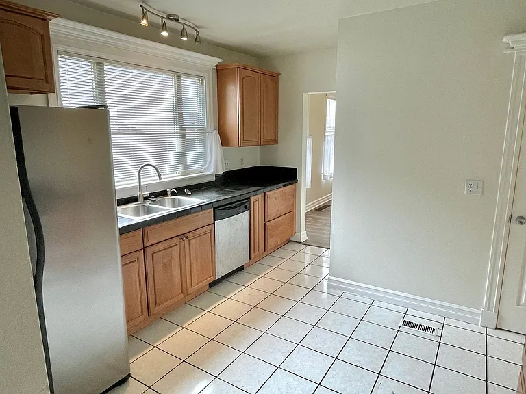 3624 N Albina Ave — Photo 8