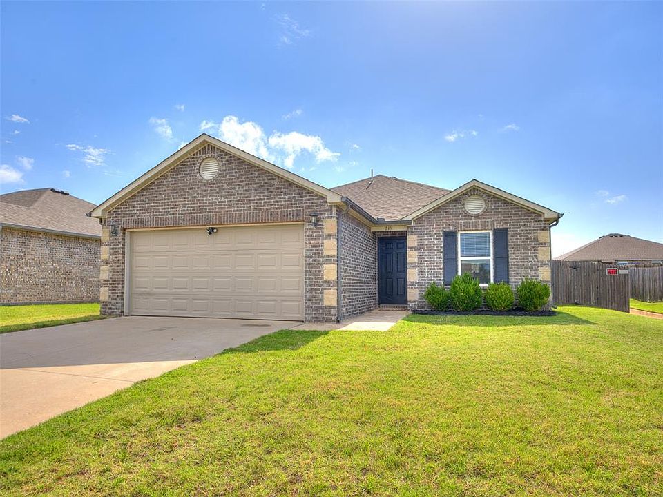 1st image of 215 Waterside Dr