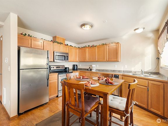 5th image of 1018 109th Street Ct E #53