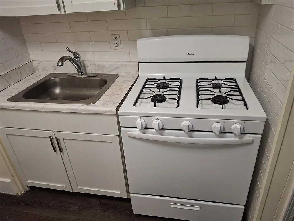 1 bed, 1.0 bath, $1,700 — Photo 4