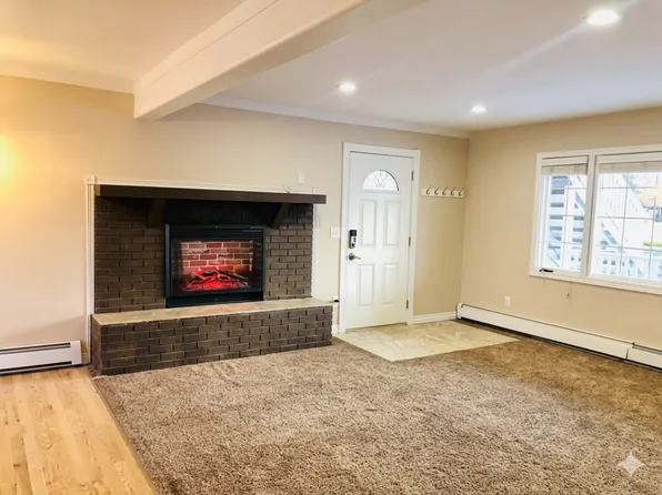 11614 Dawn St #3, Eagle River, AK 99577