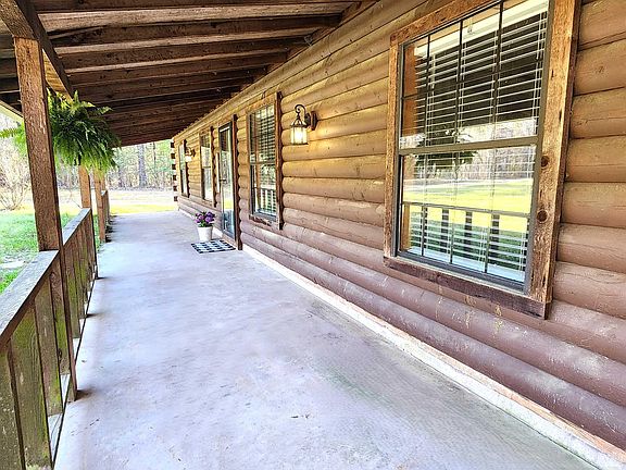 4th image of 3924 Southfield Rd