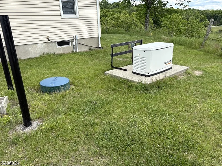 30 Perry Rd — Photo 3