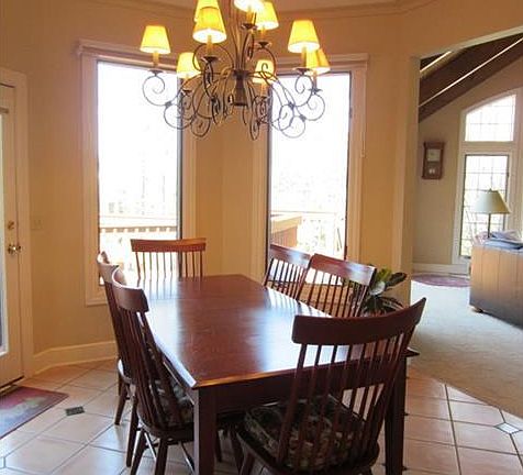 5th image of 485 Bradford Ln