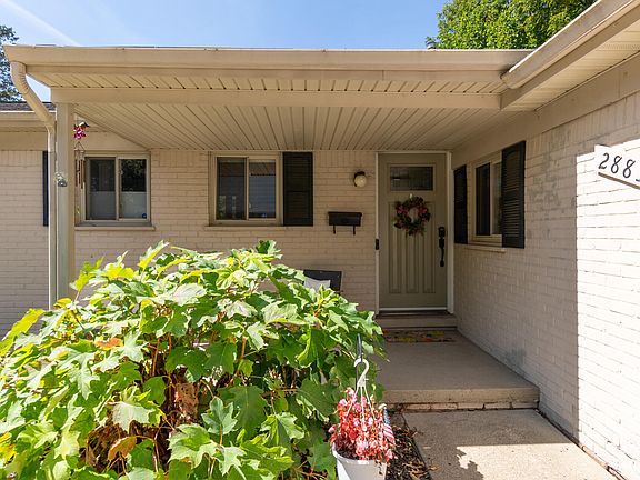 3rd image of 2883 Pebble Creek Dr
