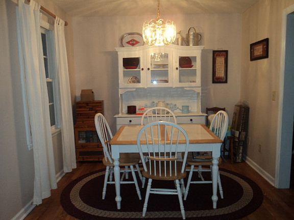 4th image of 432 Lee Road 935