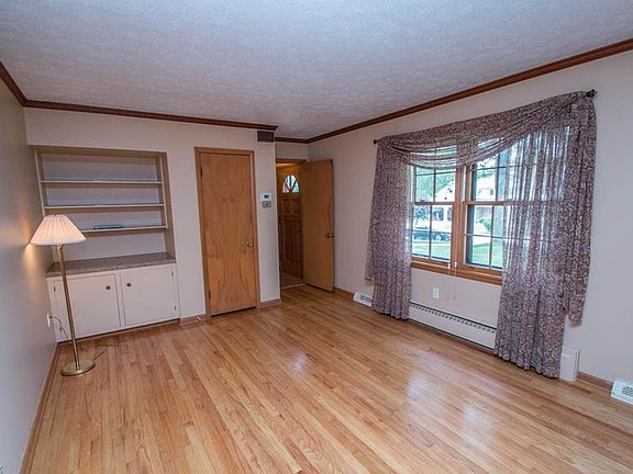 4th image of 6440 Evergreen Dr