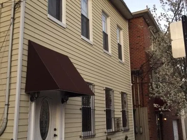 312 70th St, Guttenberg, NJ 07093