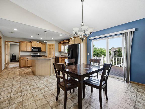 5th image of 2460 Prairie Hill Dr
