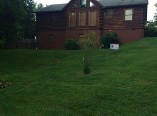 90 Crescent Ln, Wirtz, VA 24184