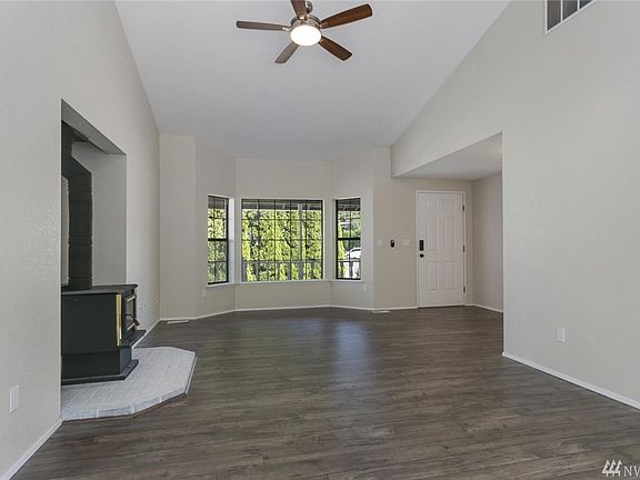 4th image of 11812 155th Street Ct E