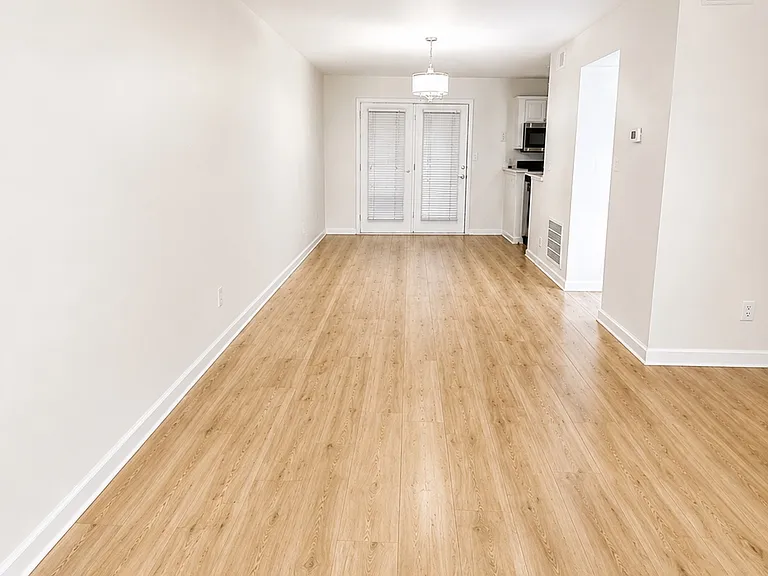 1002 Brighton Point — Photo 4