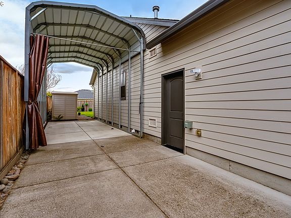 2nd image of 1016 Fieldcrest Ave