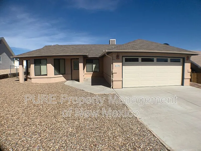 4108 Abbey Rd — Photo 2
