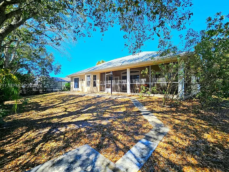 1440 Graham Cir — Photo 31