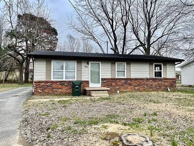1st image of 492 Alan Dr