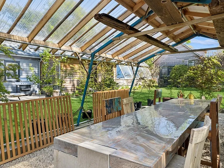 1 Burkeshire Dr — Photo 49