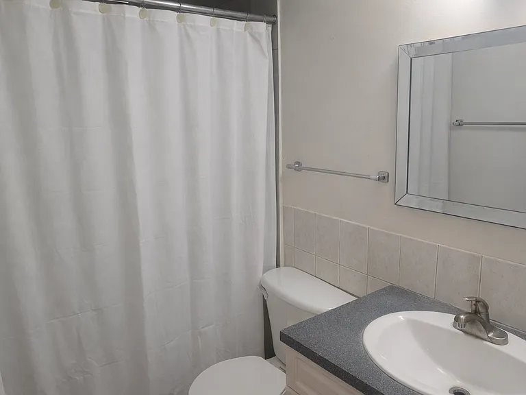 329 18th Ave SW #201 — Photo 9