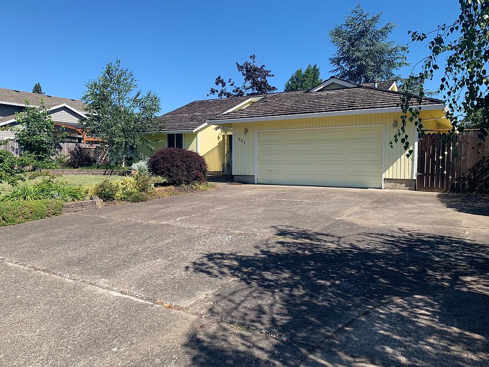 1st image of 441 NE Hillwood Dr