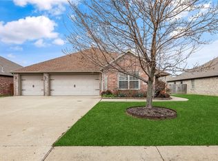 2914 N 17th St, Rogers, AR 72756