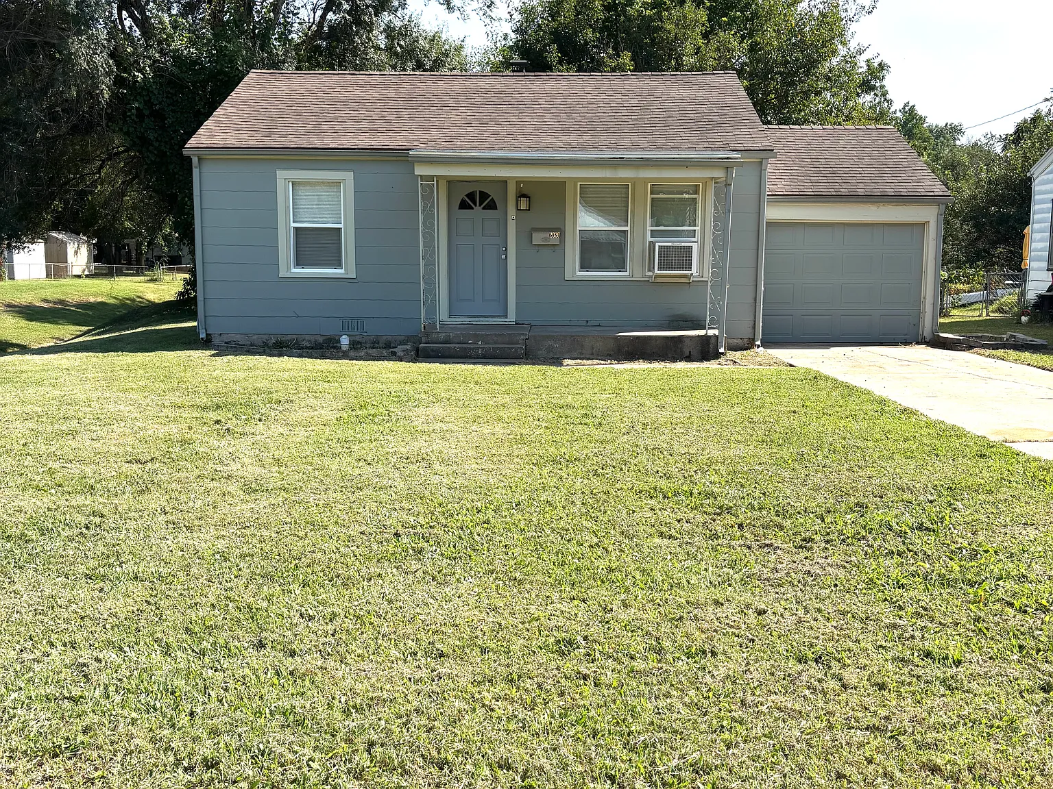 2 bed, 672 sqft, $1,195 — Photo 1