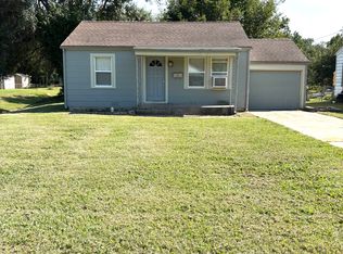 2020 E Walnut St, Springfield, MO 65802