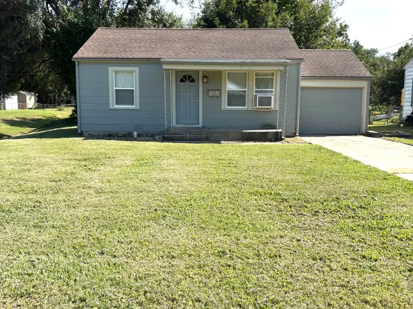 2020 E Walnut St, Springfield, MO 65802