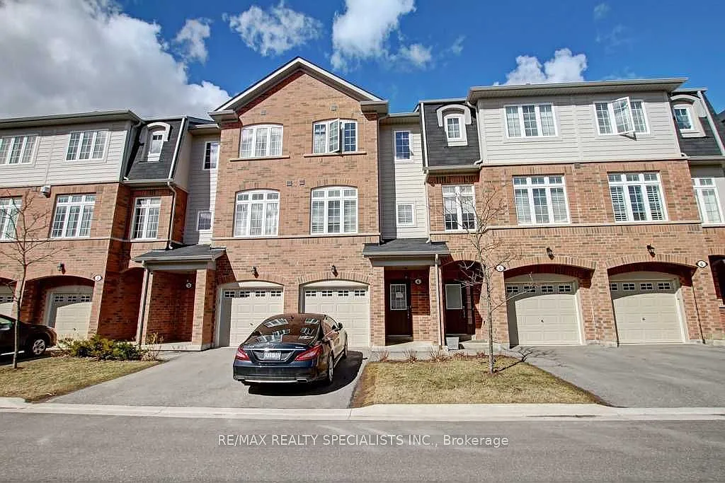 4 bed, $3,900 — Photo 1