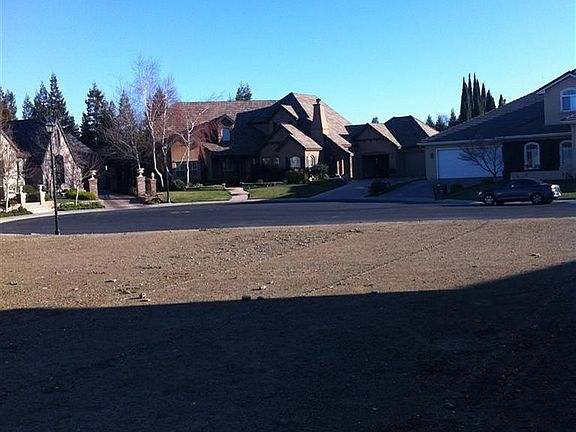 3rd image of 741 Meadowood Ct