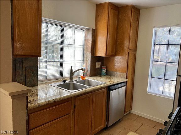 2nd image of 4860 Nara Vista Way Unit 103