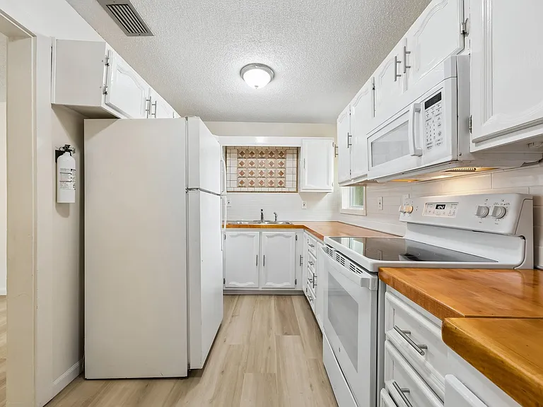 2113 Silver Lake Dr — Photo 11
